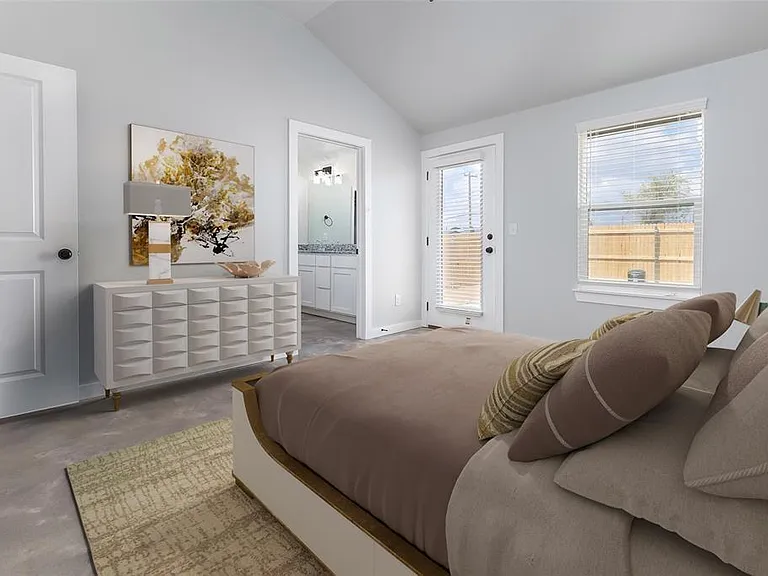 2324 SW 90th Pl — Photo 6