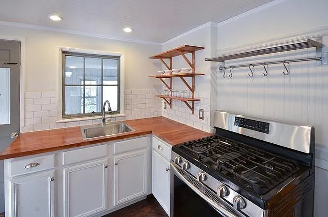 Poplar St — Photo 3