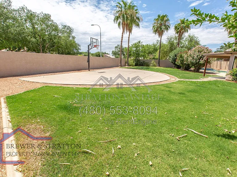 689 W Constitution Dr — Photo 40
