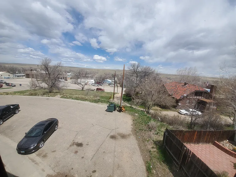 613 Dorsey Ave — Photo 3