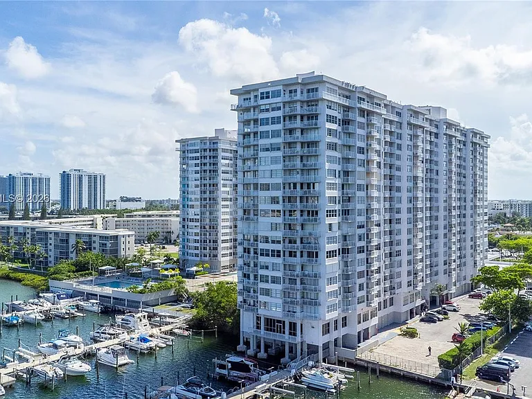 18081 Biscayne Blvd #1903 — Photo 41