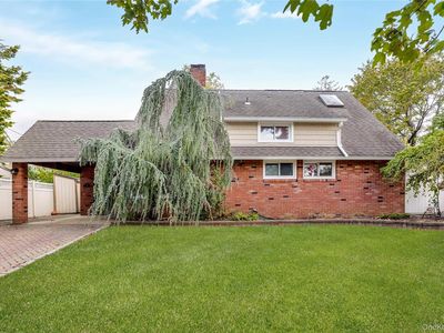 37 Angle Lane, Hicksville, NY, 11801