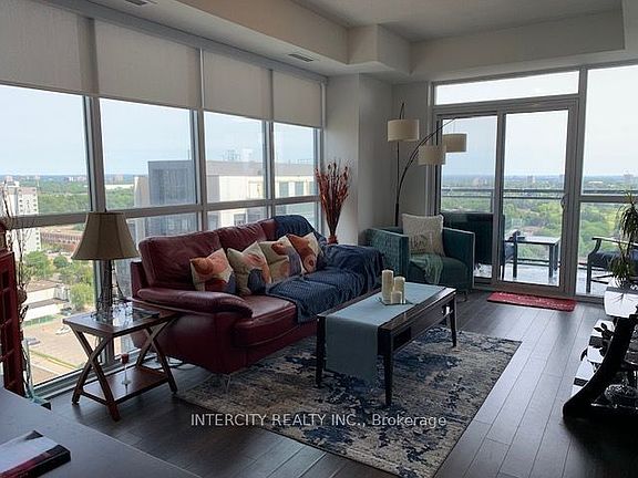 4th image of 20 Meadowglen Pl #1901