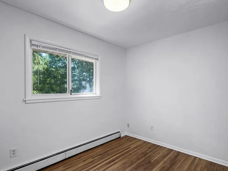 2818 East 31st Street — Photo 15