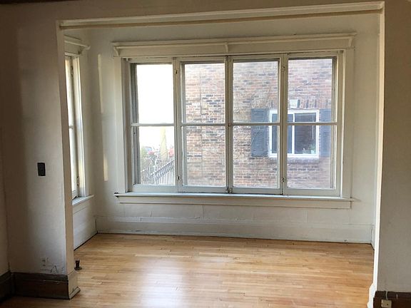 Living Room/sunroom