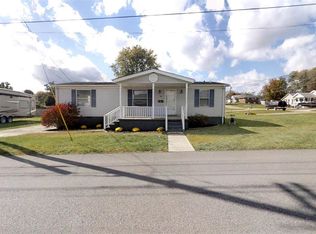 541 Lynn St, Hurricane, WV 25526