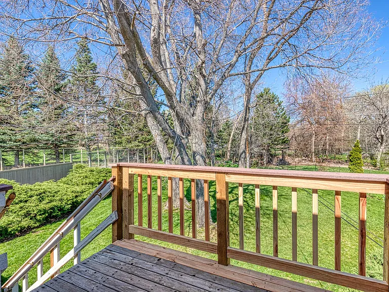 565 Jack Pine Ct — Photo 25