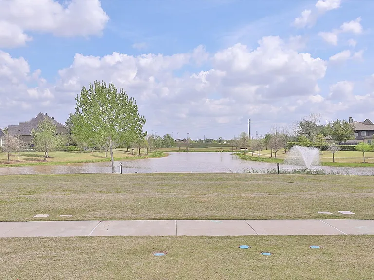 2810 Bluesage Bluff Dr — Photo 42
