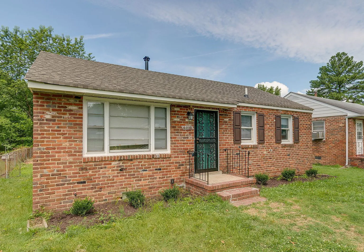 3 bed, 1.0 bath, 875 sqft, $1,695 — Photo 3