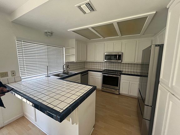 3rd image of 436 Oakmont Dr