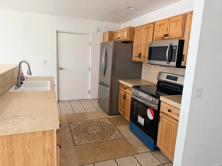2126 Kingston Dr — Photo 7