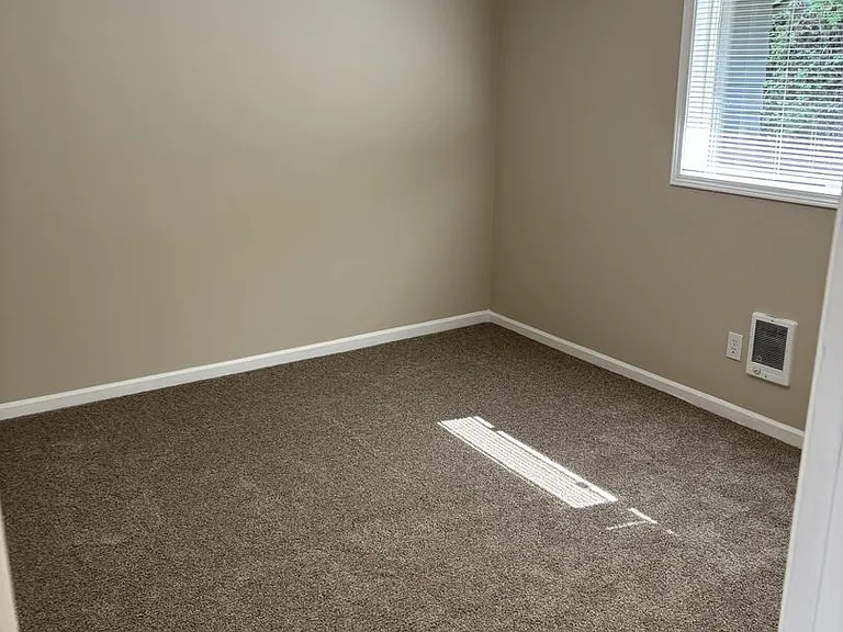 1402-1422 SW Hall St — Photo 13