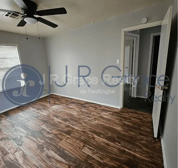 602 E Navarro Ave — Photo 11