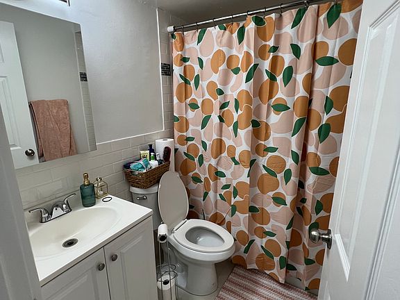 3rd image of 1025 W Hollywood Ave APT 324