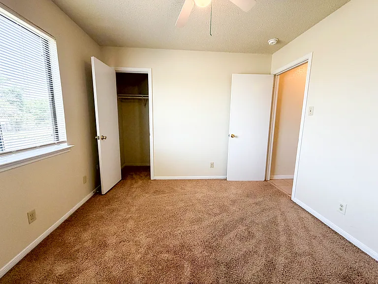 2607 Bluebonnet Dr — Photo 18