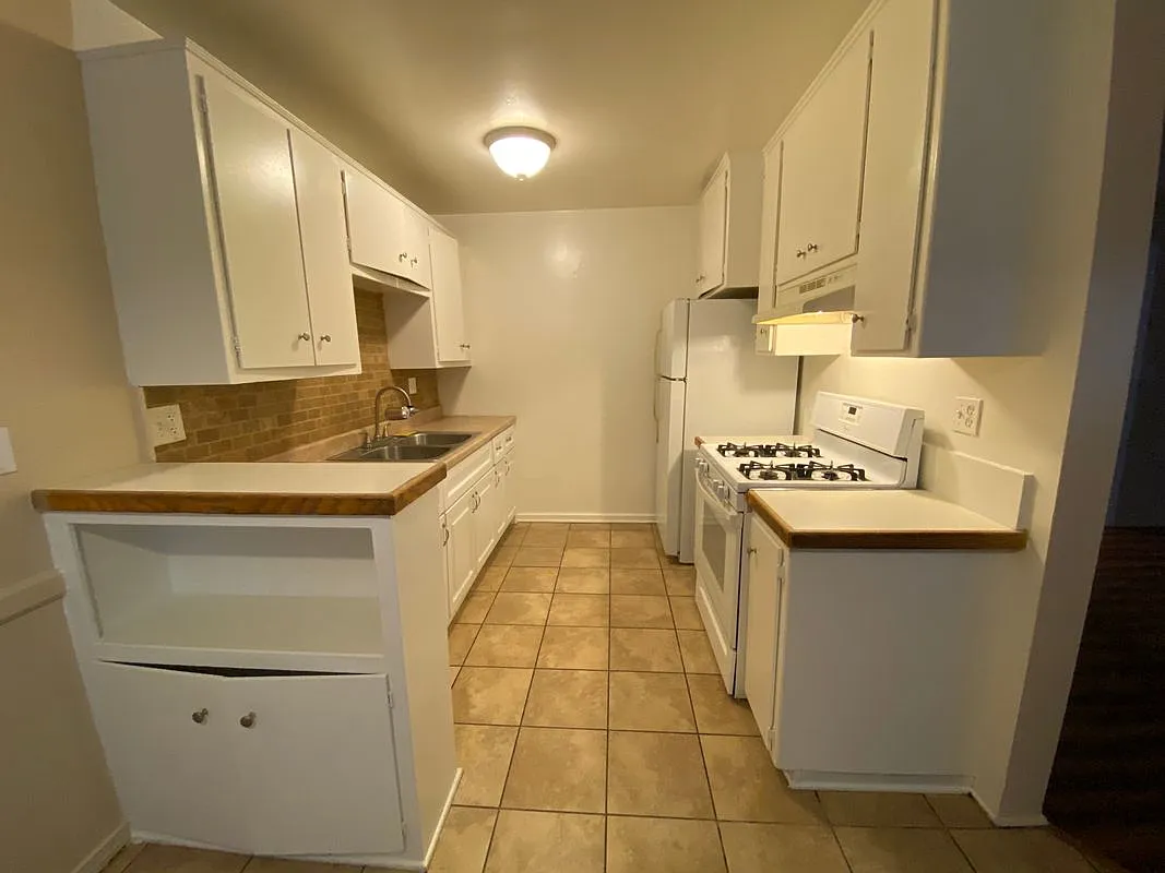 2 bed, 1.5 bath, 1100 sqft, $2,395 — Photo 1