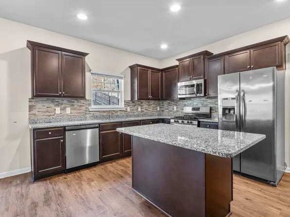 129 Esso Ln, Elgin, SC 29045