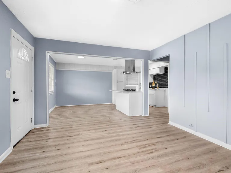 2119 Linden Creek Ln #A — Photo 3