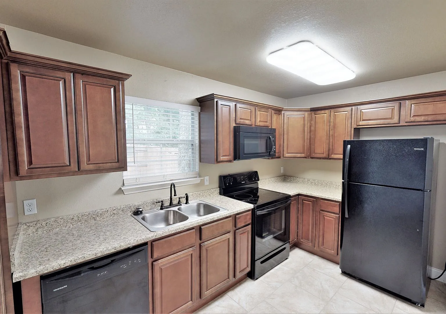 2068 Honeysuckle Lane — Photo 3