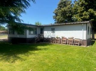 210 Sycamore Dr, Grants Pass, OR 97526