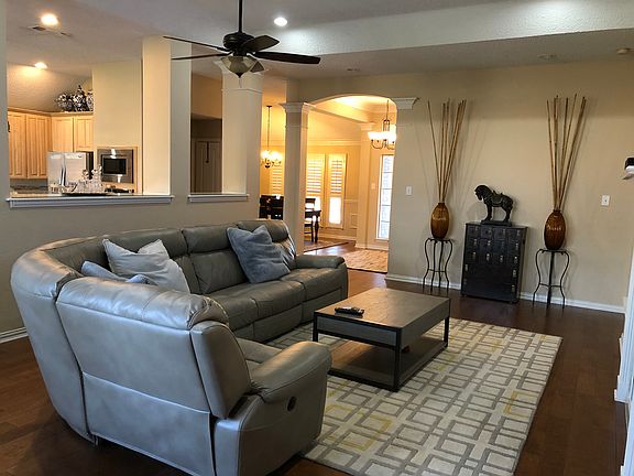 2nd image of 3613 Stone Creek Ln