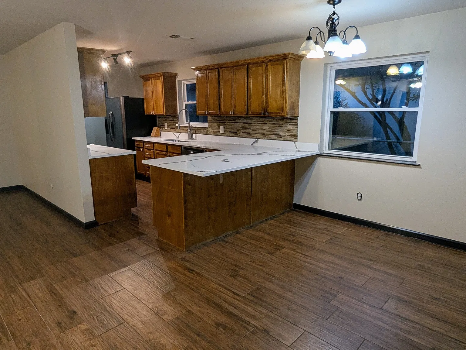 3 bed, 1238 sqft, $2,050 — Photo 4