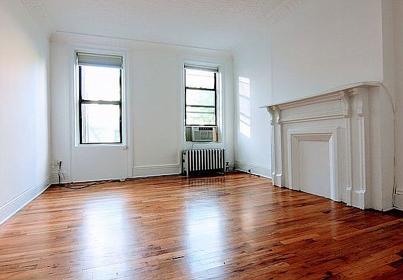 5th image of 321 E 88th St APT 19
