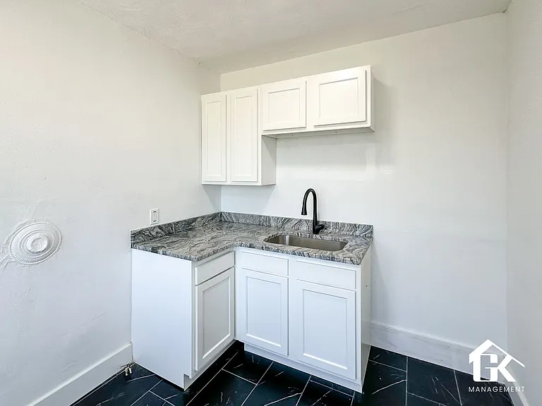Scovel Apartments — Photo 14