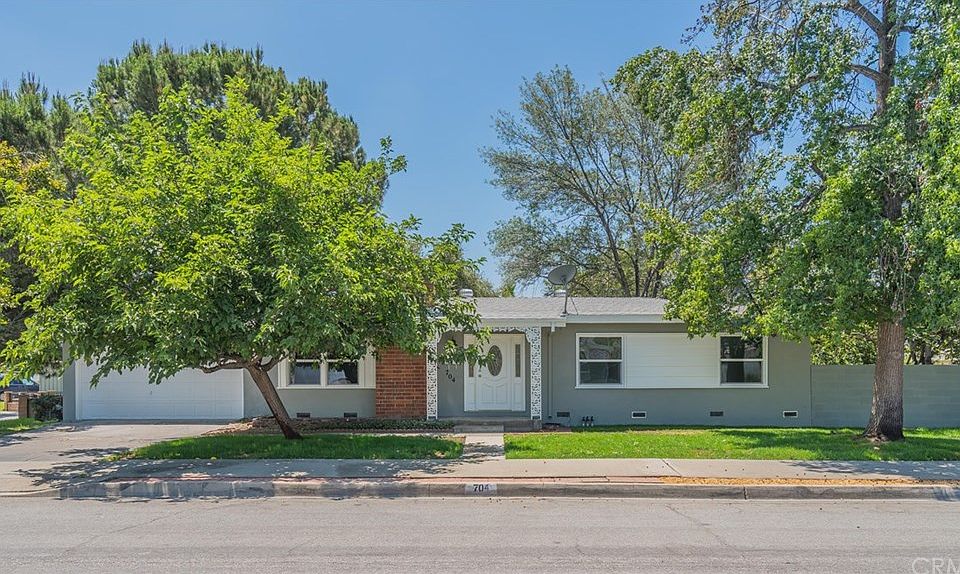 1st image of 704 E Lemon Ave
