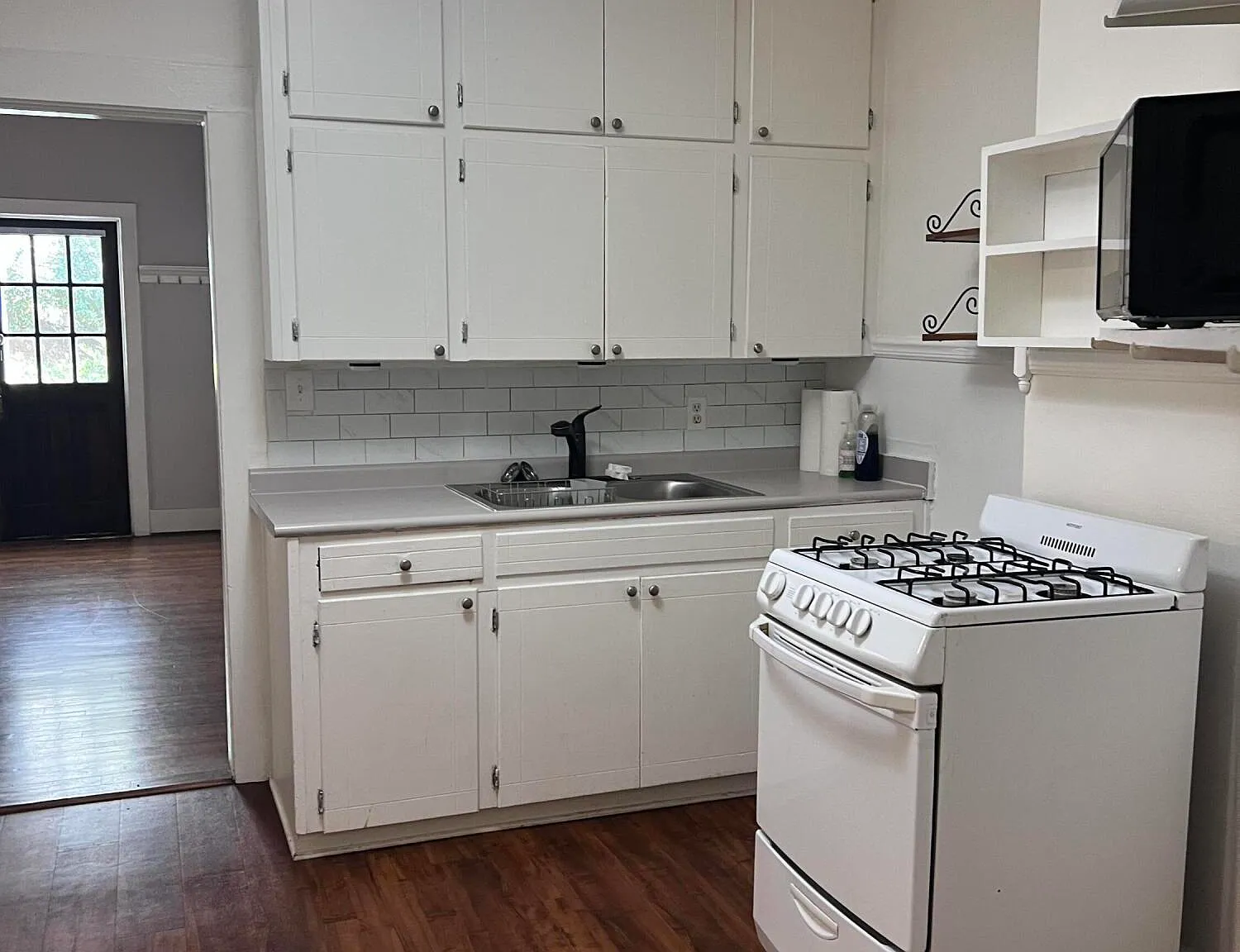 2 bed, 1.0 bath, 800 sqft, $1,450 — Photo 4