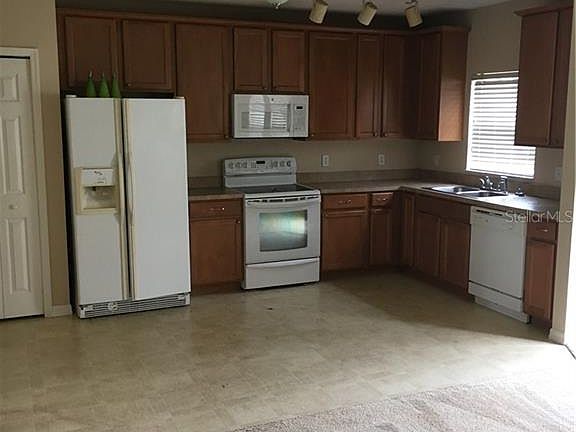 4th image of 2034 Cypress Bay Blvd