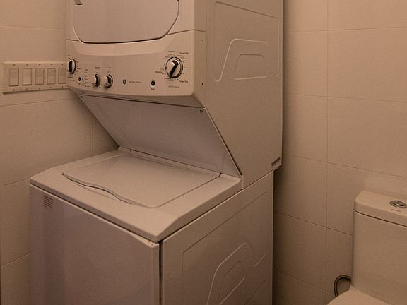3rd image of 1518 Eastern Pkwy #1R