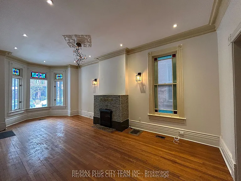 52 Churchill Ave #MAIN — Photo 3