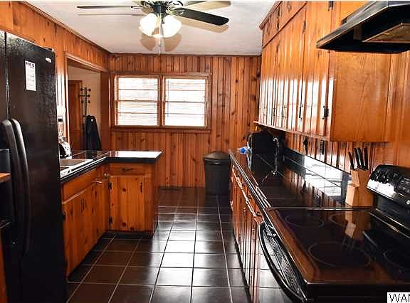 3rd image of 4014 6th St E