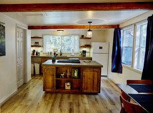 53520 Middle Ridge Dr, Idyllwild, CA 92549