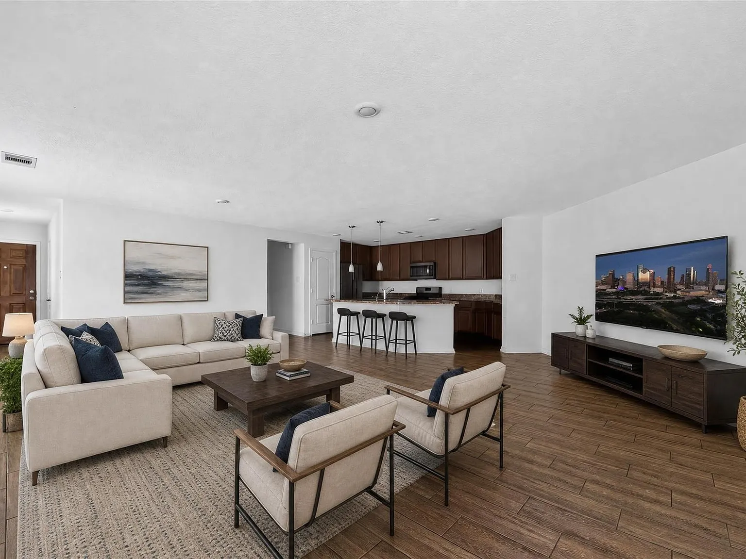 3 bed, 2.0 bath, 1624 sqft, $2,150 — Photo 2