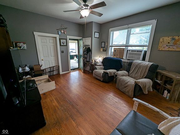 3rd image of 418 N Jameson St