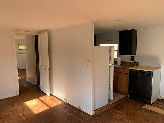 3rd image of 108 Ashley Ave