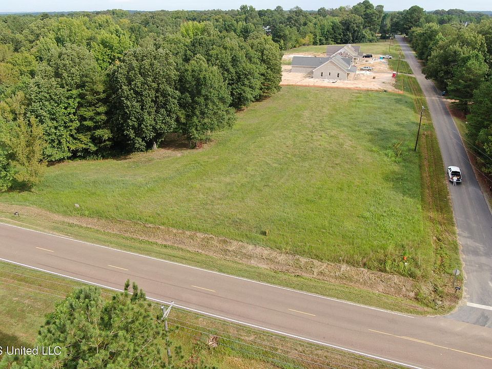 1st image of 6 Thompson Ln #6