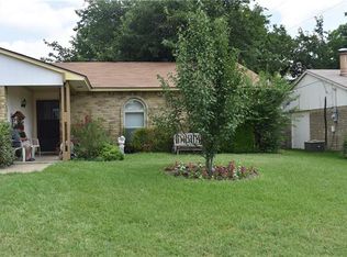 7129 Chatham Rd, North Richland Hills, TX 76182