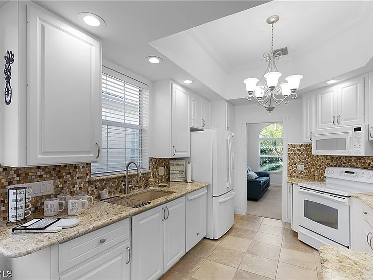 7983 Valentina Ct — Photo 23