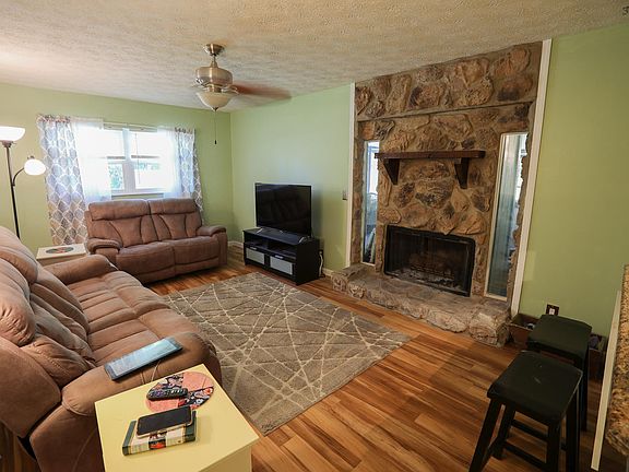 3rd image of 4066 Inglewood Dr