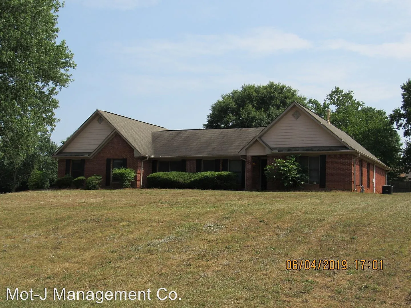 107 Overlook Dr photo 1