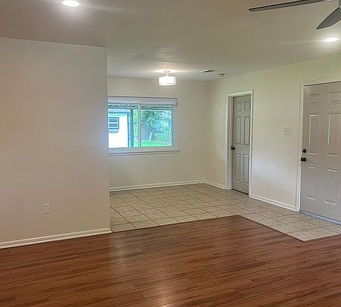 3rd image of 713 Harrell Dr