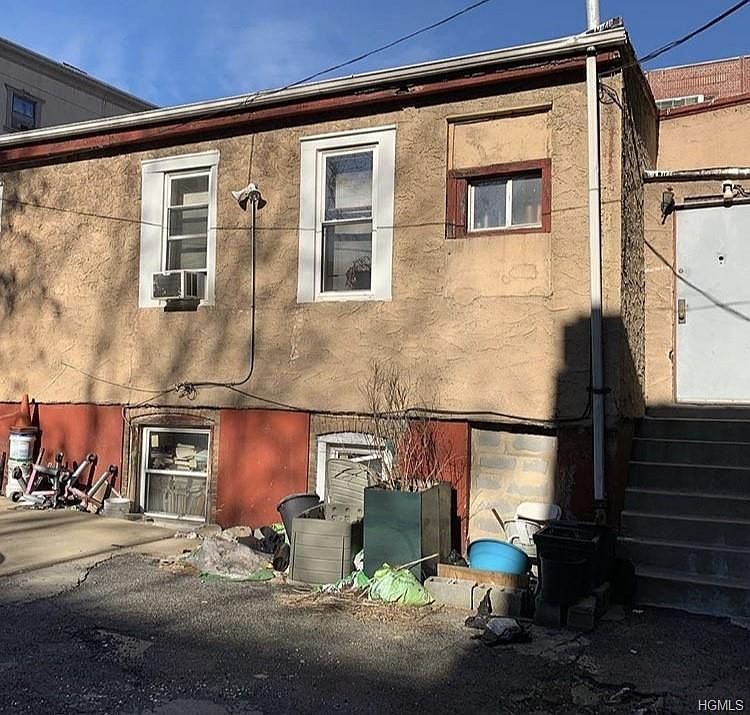 1st image of 2273 Creston Ave