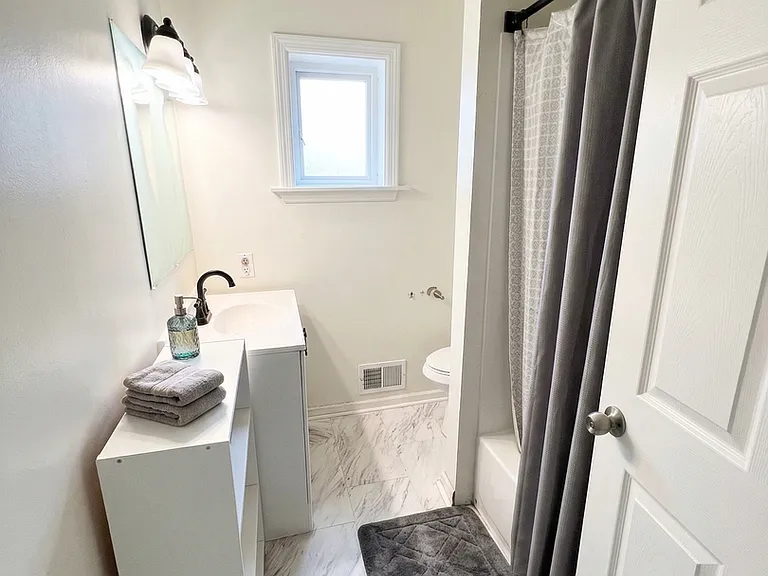 828 Collins Avenue — Photo 8