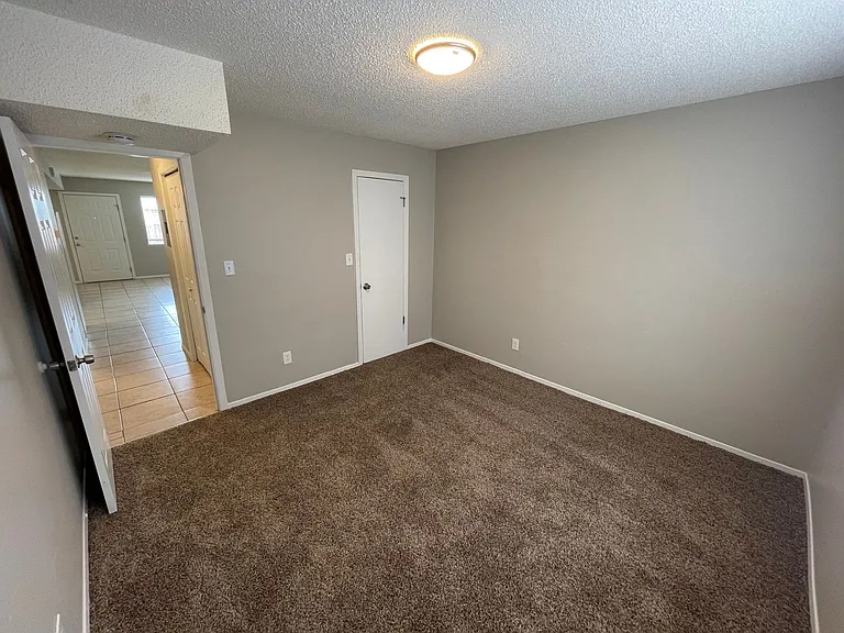 918-922 Teal Ct. — Photo 29