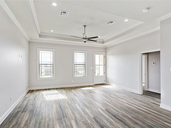 4th image of 7411 Dartmoor Dr