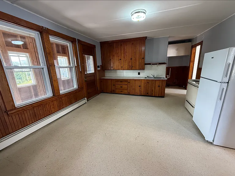121 Rumford Ave #6 — Photo 10