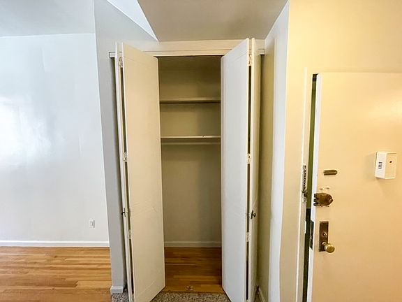 5th image of 444 W 46th St APT 1D